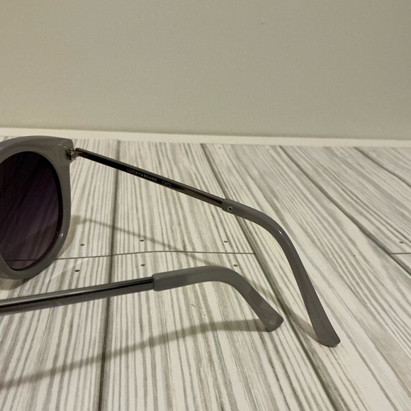Black and Gray Retro Round Sunglasses - Picture 7 of 14